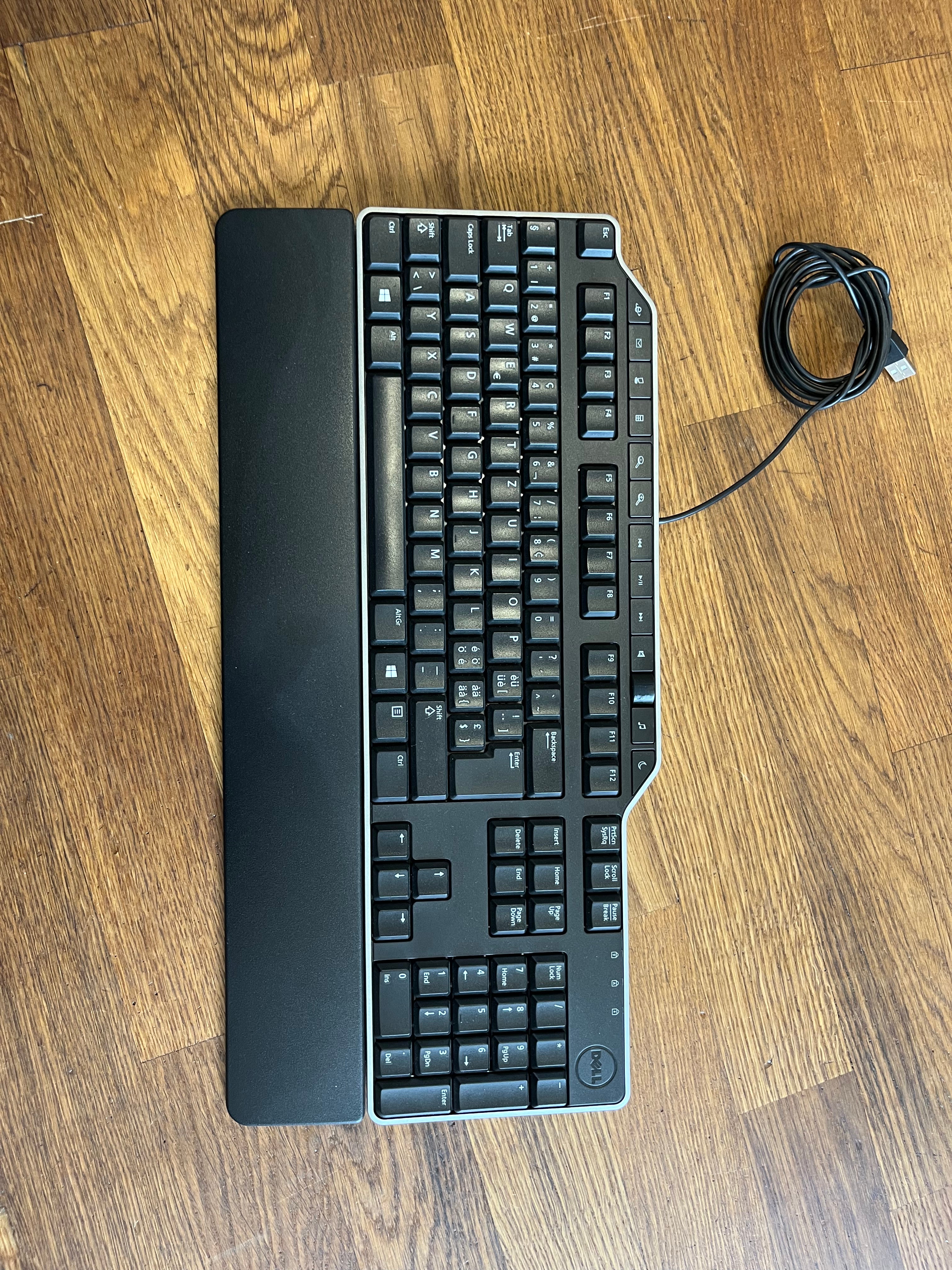 Dell Tastatur mit Maus B0680