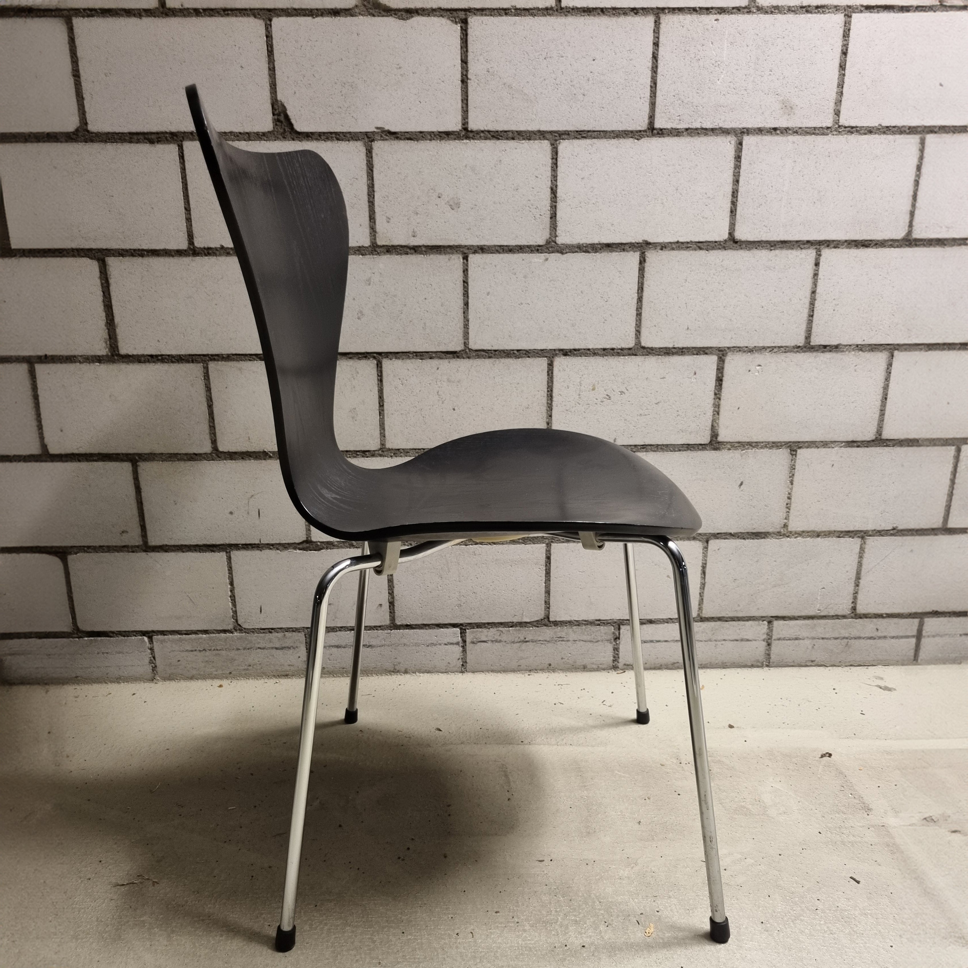 Fritz Hansen Ameise 3107 Jacobsen Arne schwarz B0049