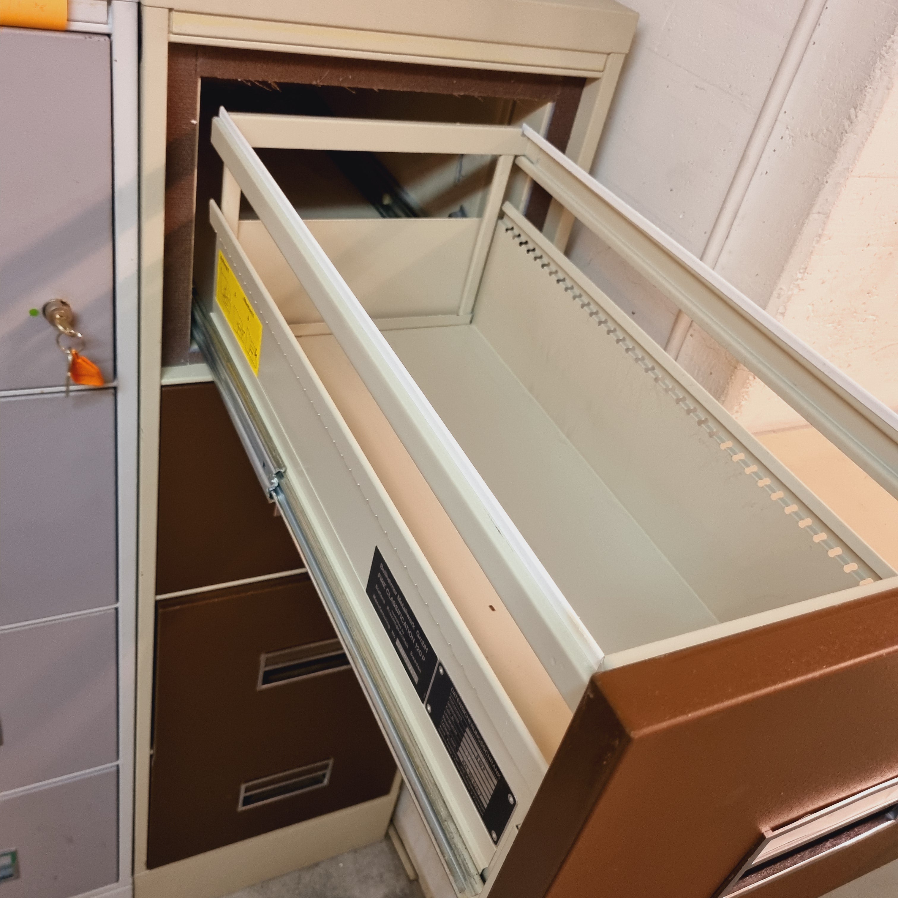 Kardex SAFE File Feuerfester Aktenschrank